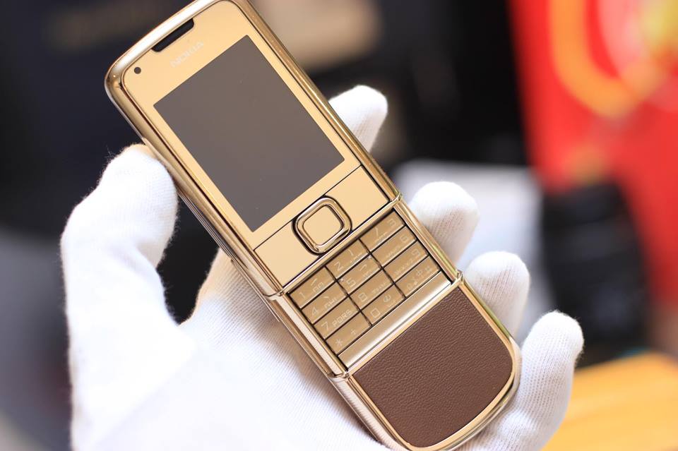 Nokia 8800 Gold Arte Da Nâu: Nokia 8800 Gold Arte Da Nâu mang lại cho bạn một trải nghiệm đẳng cấp và sang trọng nhất. Với màu sắc da mềm mại và thiết kế độc đáo, điện thoại này chắc chắn sẽ gây ấn tượng với bạn ngay từ lần đầu tiên sử dụng. Hãy cùng tìm hiểu về nó và khám phá những tính năng tuyệt vời của chiếc điện thoại này.